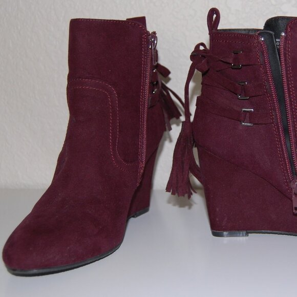 NWOB Charming Charlie Wedge Burgundy Boots, Women Size US 7 - Picture 11 of 14
